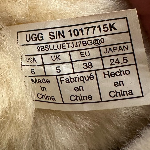 UGGs size 6 - Picture 5 of 5